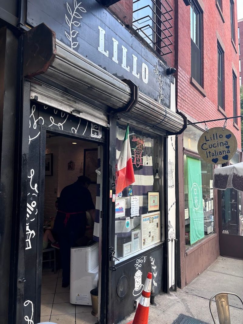 The Henry Street Address With A Small-Restaurant Pull