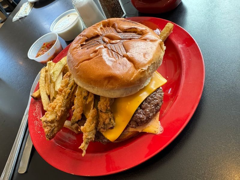 The Burger That Earned Its New Mexico Reputation