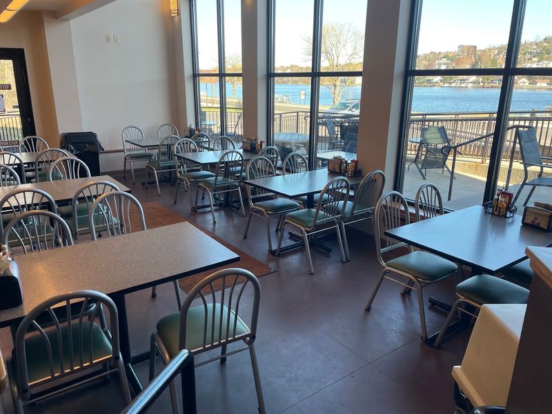 A Waterfront Bakery Gave The Ovens More Elbow Room