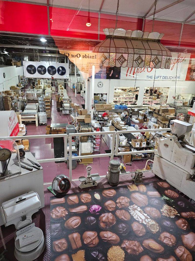 Watching Chocolate Get Made by Hand Is Surprisingly Hypnotic