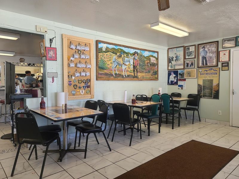 The Dining Room Keeps Things Simple And Nostalgic
