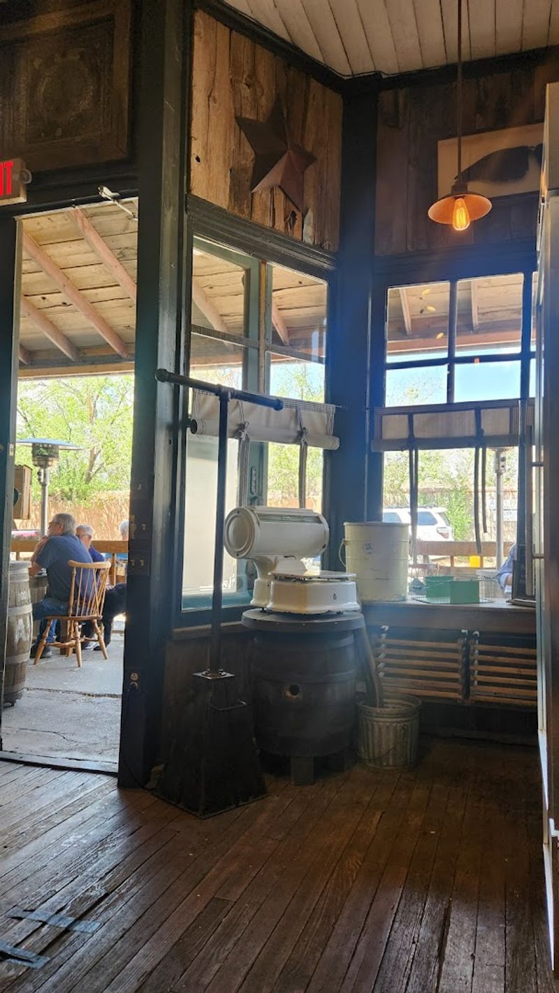 Quiet Corners With Rustic Saloon Style