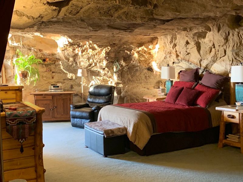 Sandstone Walls Shape Every Interior Space