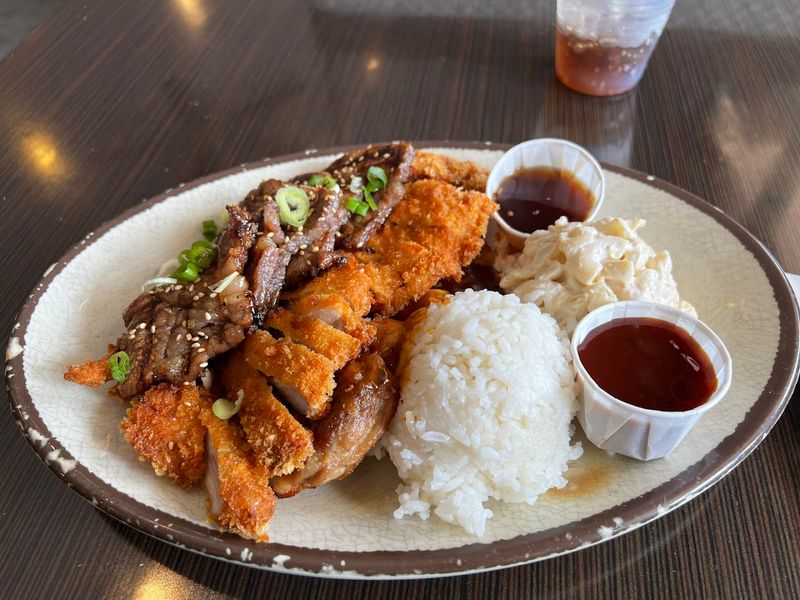 Loco Moco And Hawaiian Plate Lunch At Aloha Kitchen