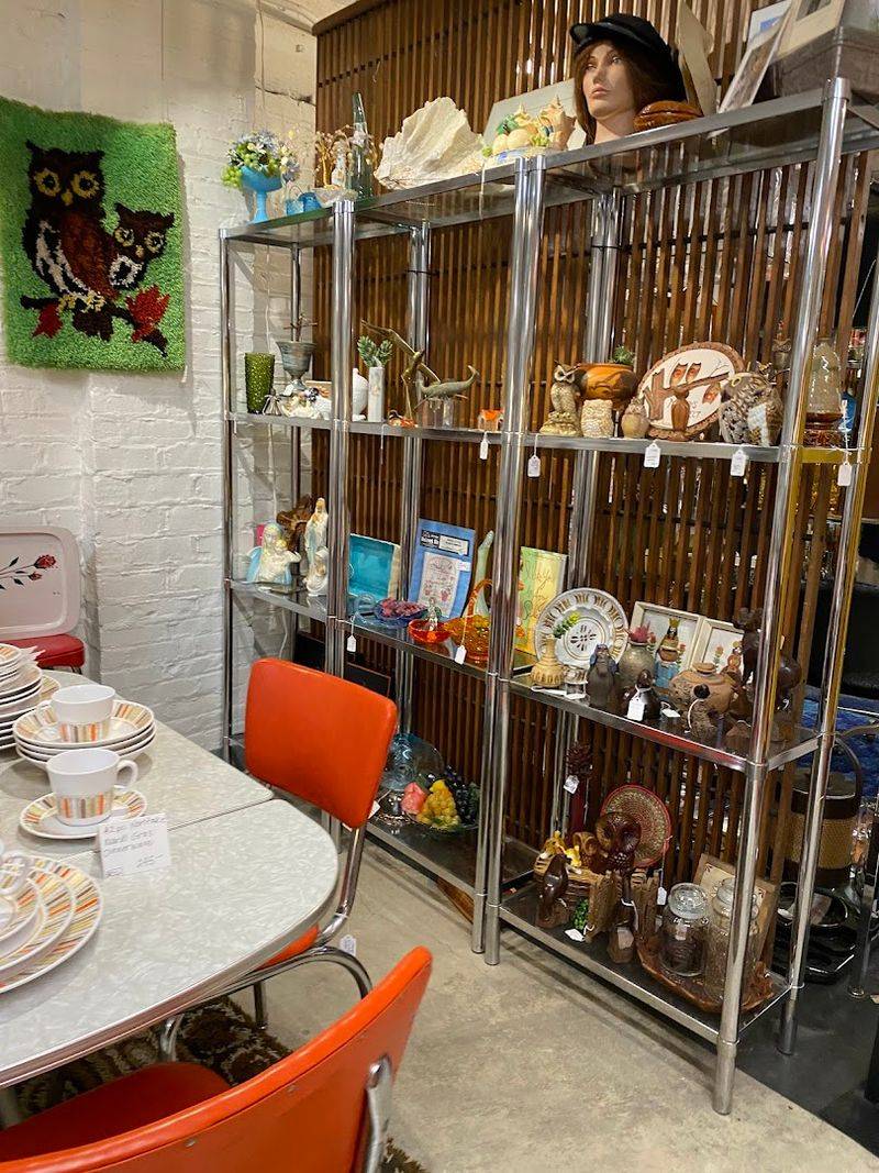 Dinnerware, Art, and Decorative Pieces