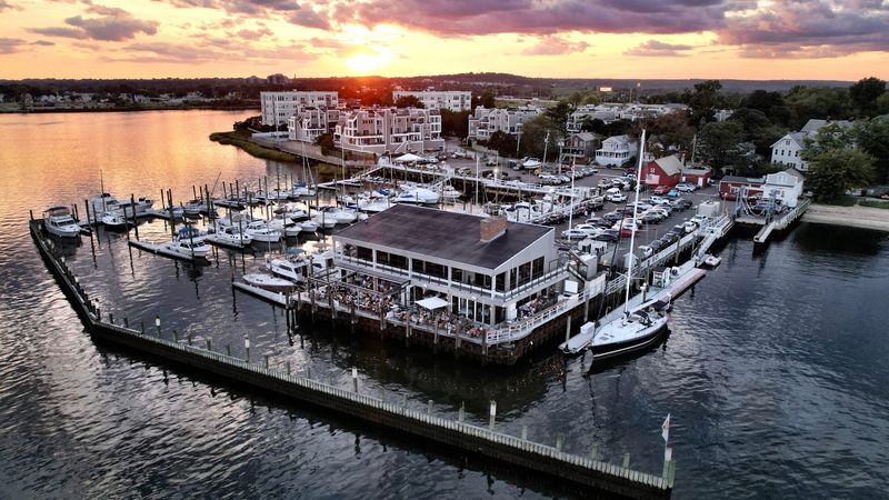 Shell & Bones Oyster Bar And Grill 