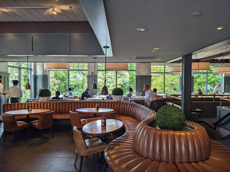 17 River Grille