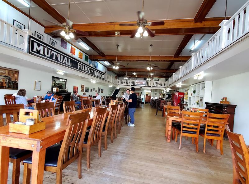 Balance Rock Eatery & Pub, Helper