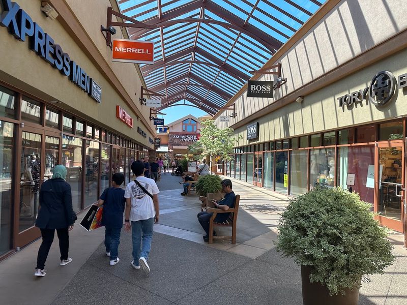 Oregon’s Sales-Tax Advantage Sweetens The Shopping Bags