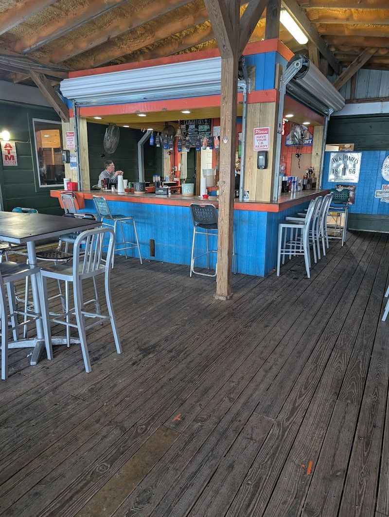 Crawgator’s Bar & Grill