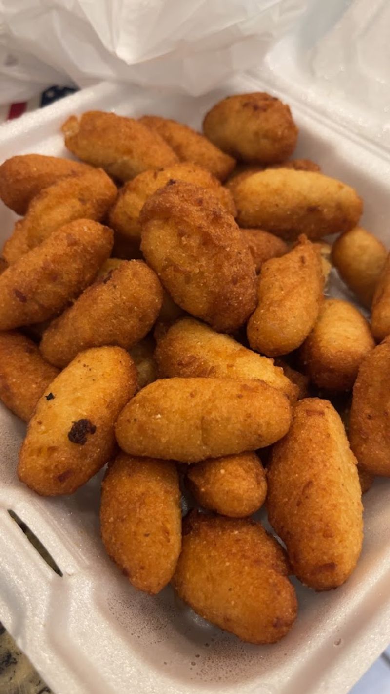 Why This North Carolina Fish House Deserves The Hushpuppy Spotlight