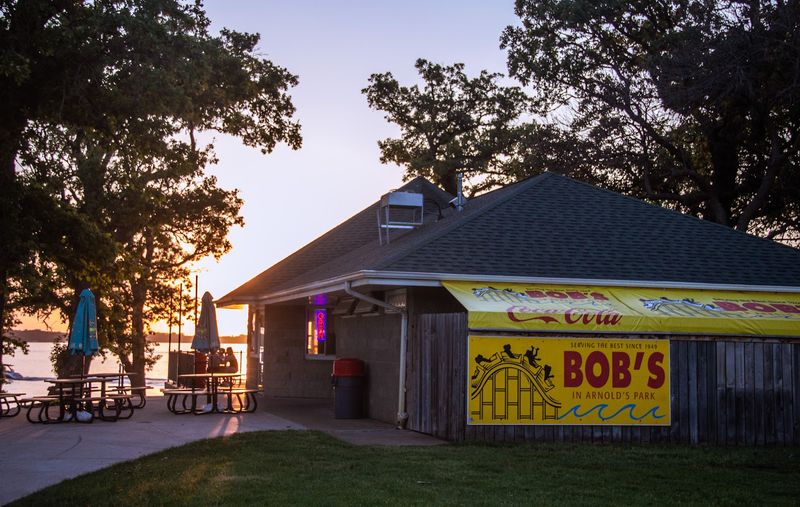 Bob's in the Park, Arnolds Park