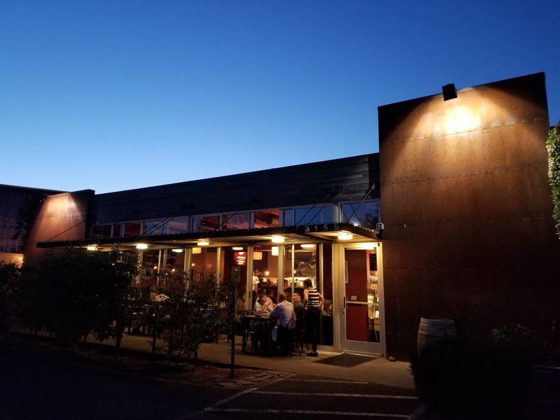 Laurelhurst Market