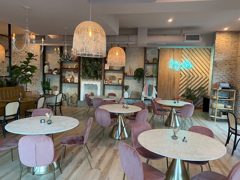 Hatch 44 Café 