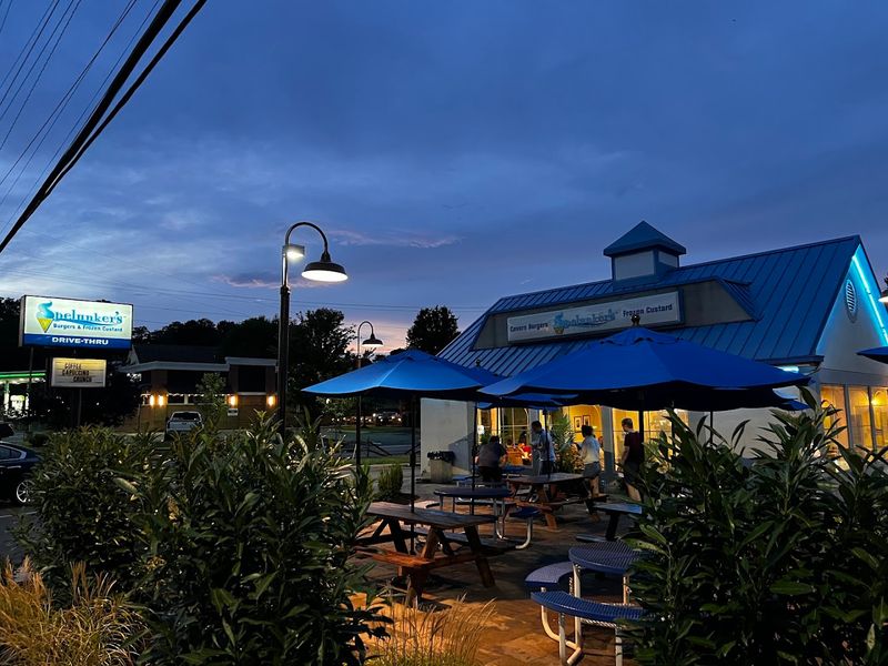Spelunker's Frozen Custard And Cavern Burgers 