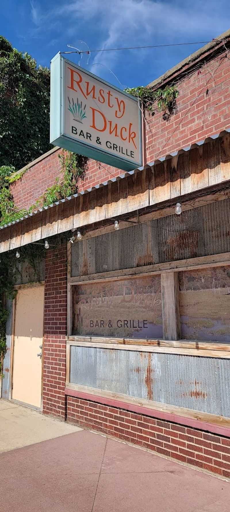 The Rusty Duck, Dexter