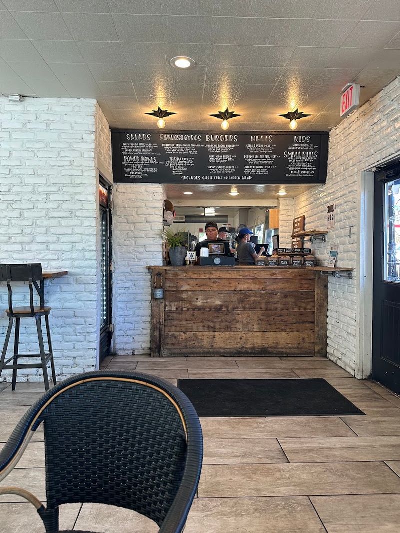Lola's Street Kitchen, Midway