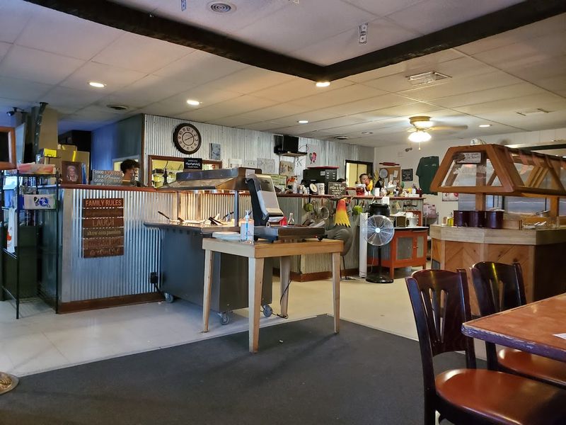 Breck's Green Acres Restaurant, 4961 KS-268, Vassar, KS 66543