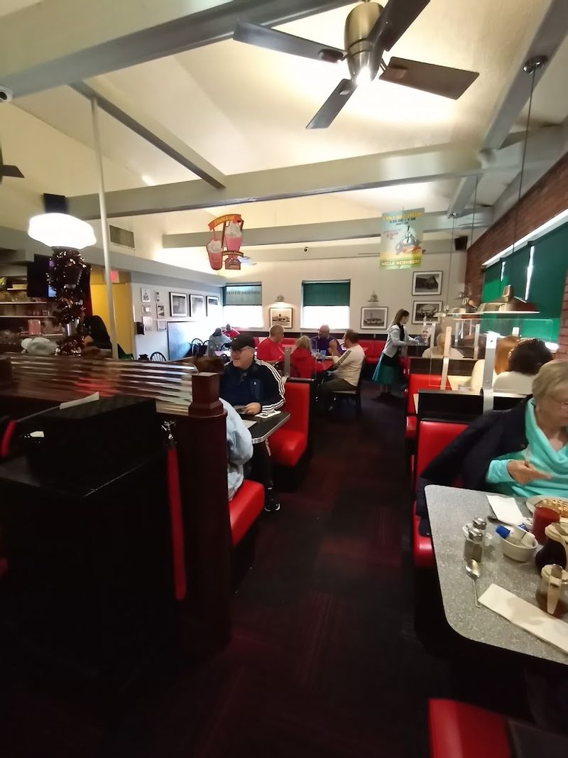 A 50s Throwback Vibe That Actually Delivers