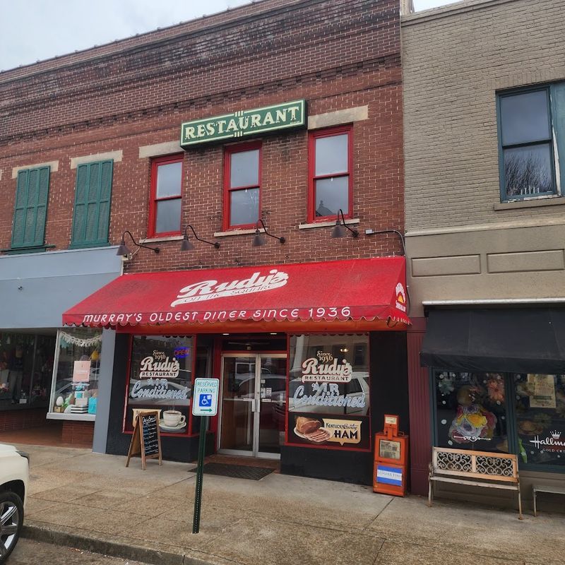 Rudy's On The Square