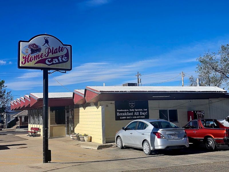 Home Plate Cafe, Fairview