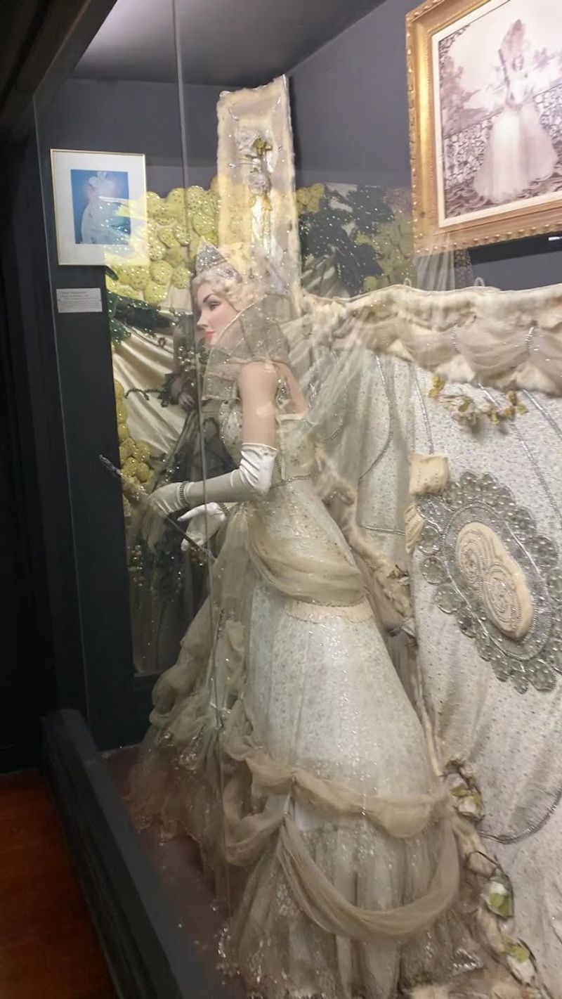 Preservation And Display Technique