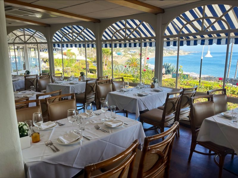 A Coastal Dining Room Built For Lingering