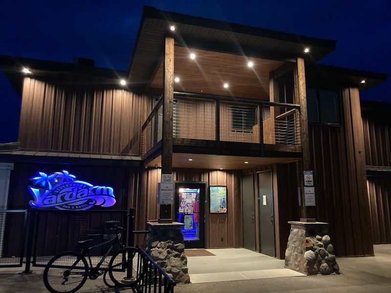 Yardarm Riverfront Grill
