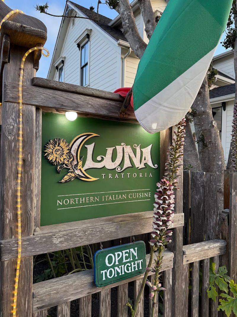 Luna Trattoria 