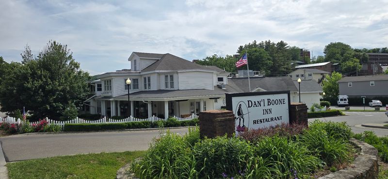 Dan'l Boone Inn