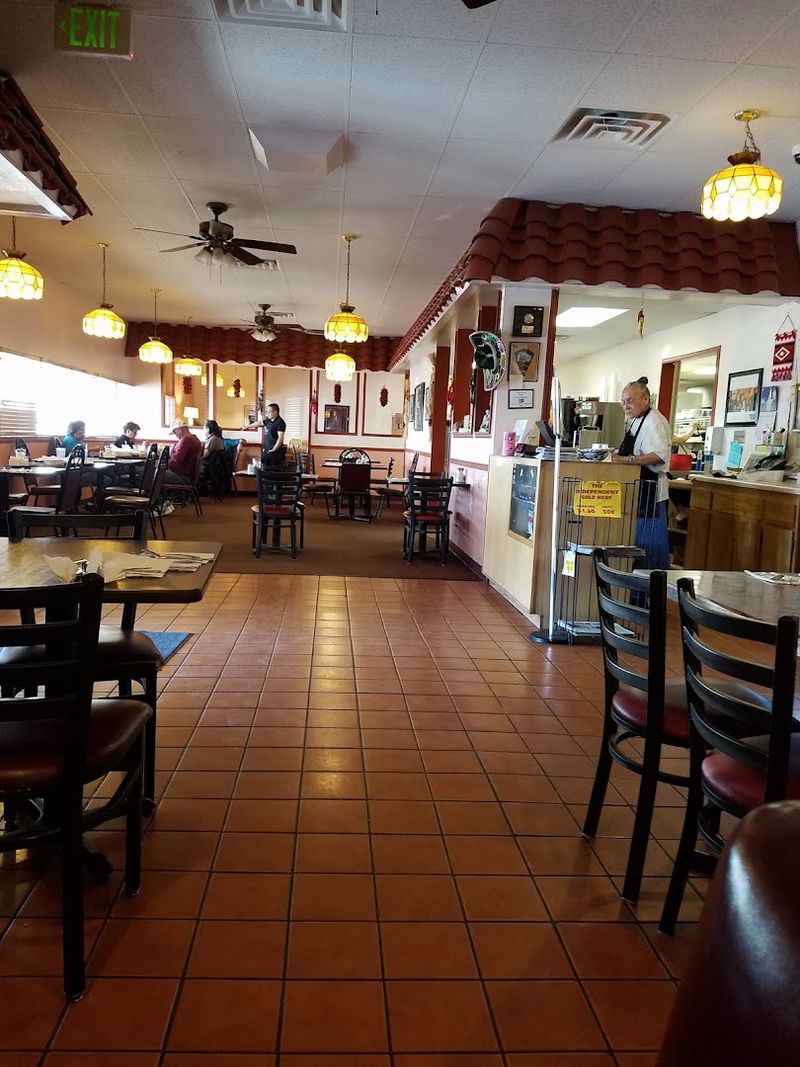 Virgie's Restaurant And Lounge