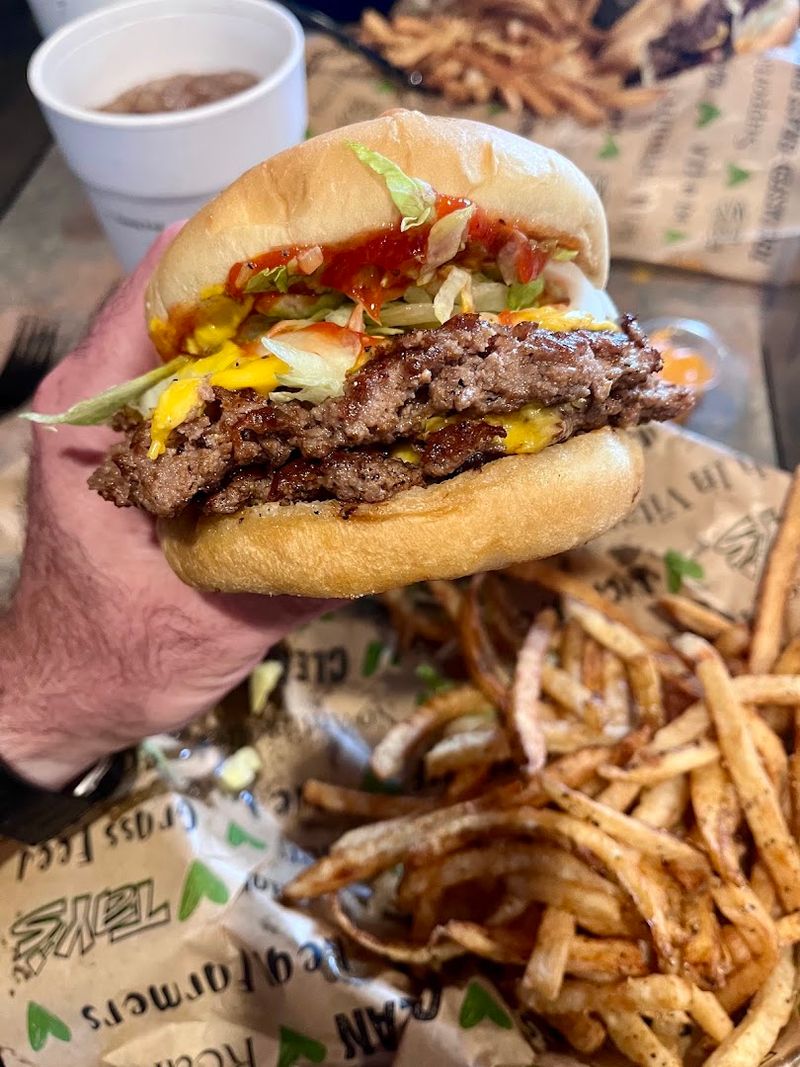 The Smash Burger That Converts Skeptics