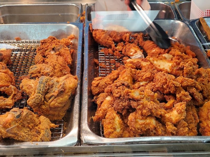 Fried Chicken That Has People Driving An Hour Each Way