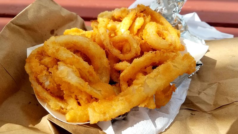 The Onion Rings That Keep People Driving Back