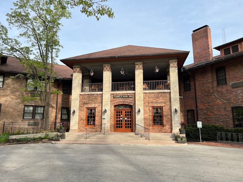 Lodging Rewards People Who Book Early