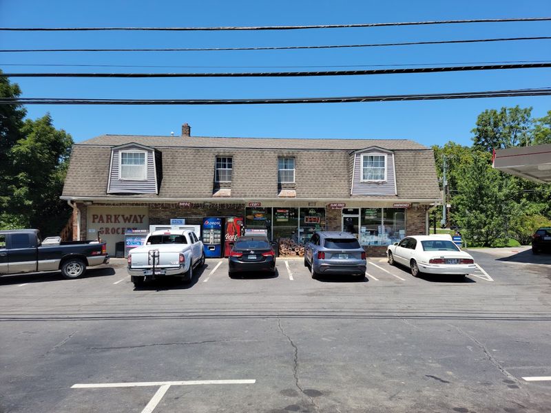 Parkway Grocery