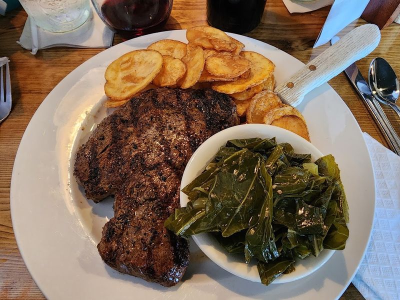 Chicken, Prime Rib, And Specials With Mountain-Town Comfort
