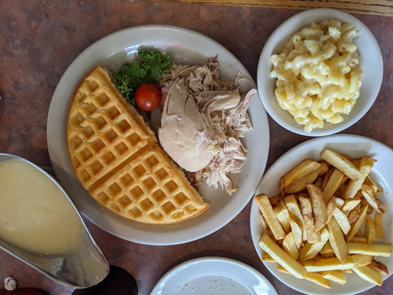 Roast Dinners, Filling Sides, And Gravy That Knows Its Job