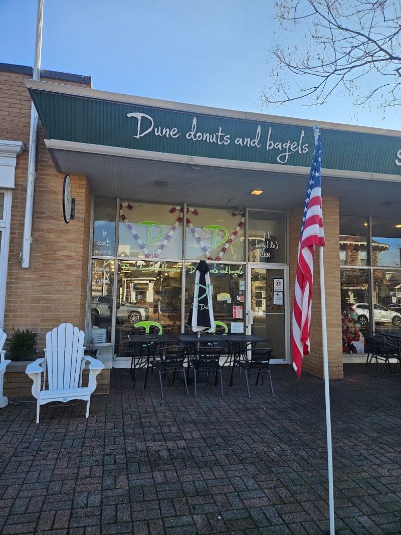Dune Donuts & Bagels 