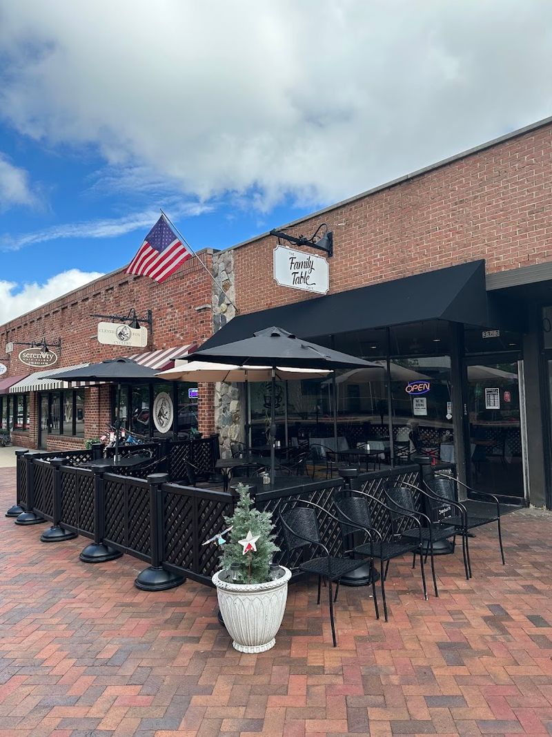 Family Table Cafe & Bakery