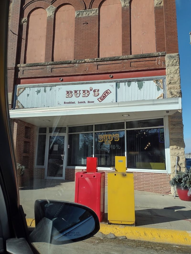 Bud's Cafe, Estherville