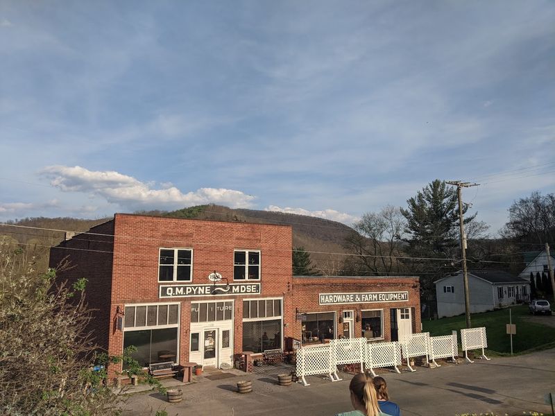 The Palisades Restaurant
