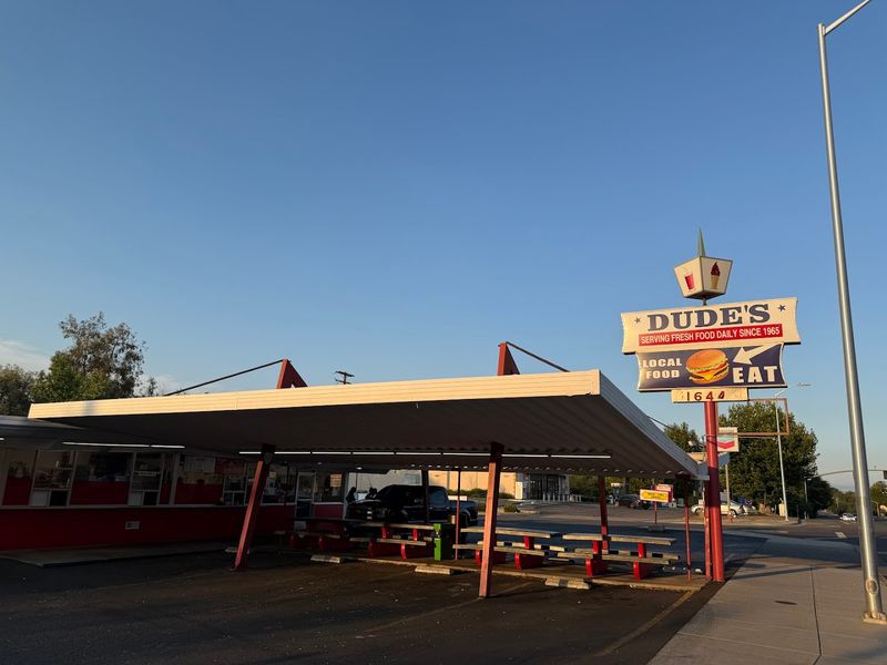 Dude's Drive Inn