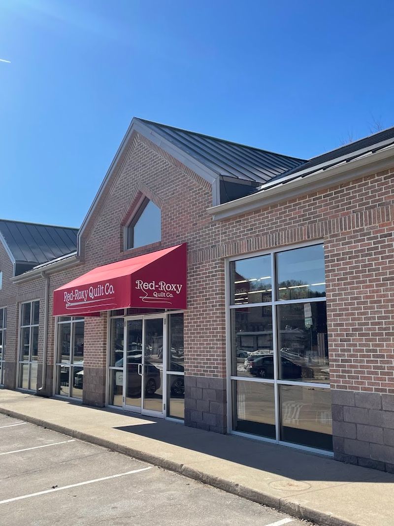 Red-Roxy Quilt Co., Decorah