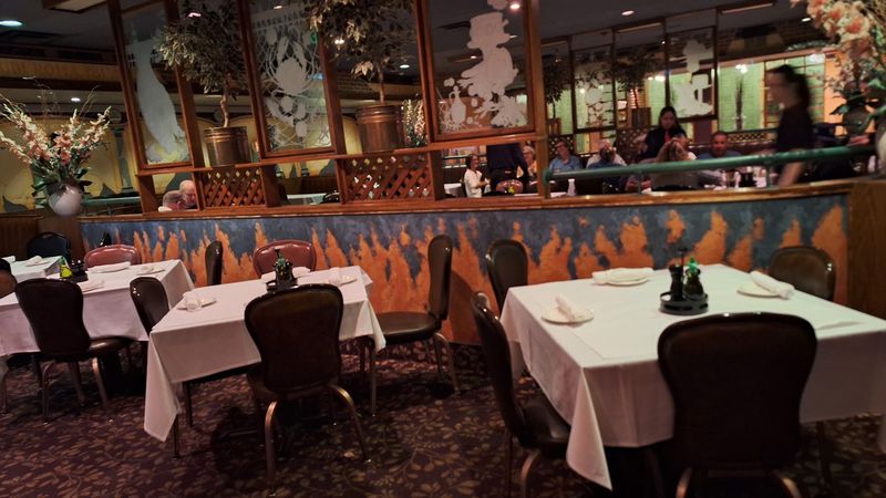 Warm Lighting Gives Dinner A Classic Feel