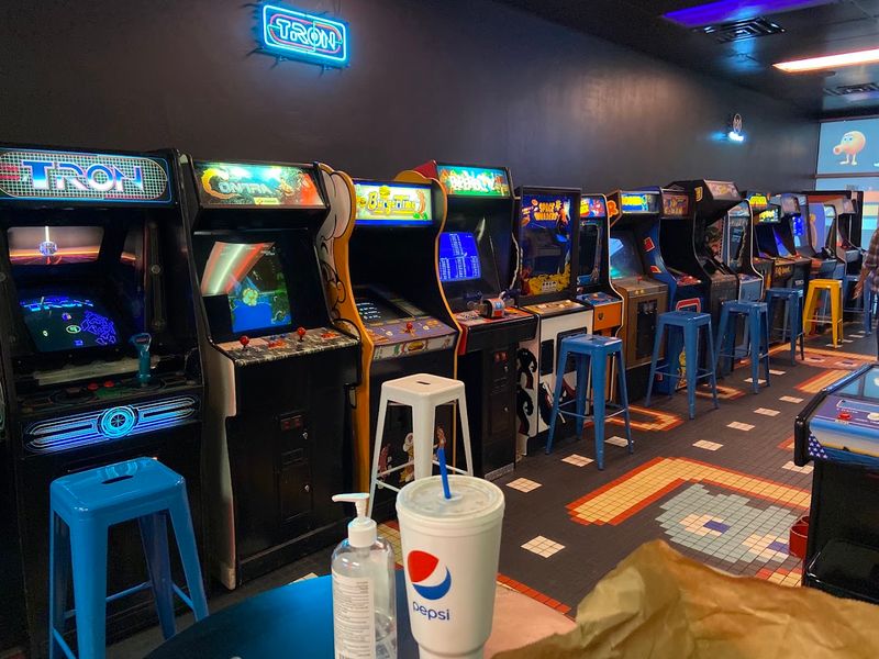 The Nostalgia Factor That Makes Flynn's Worth the Drive