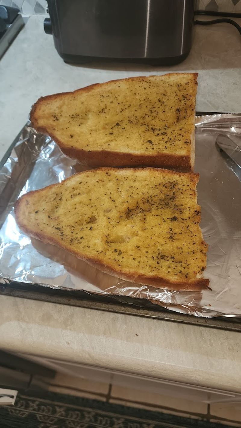 Garlic Bread That Travels Well