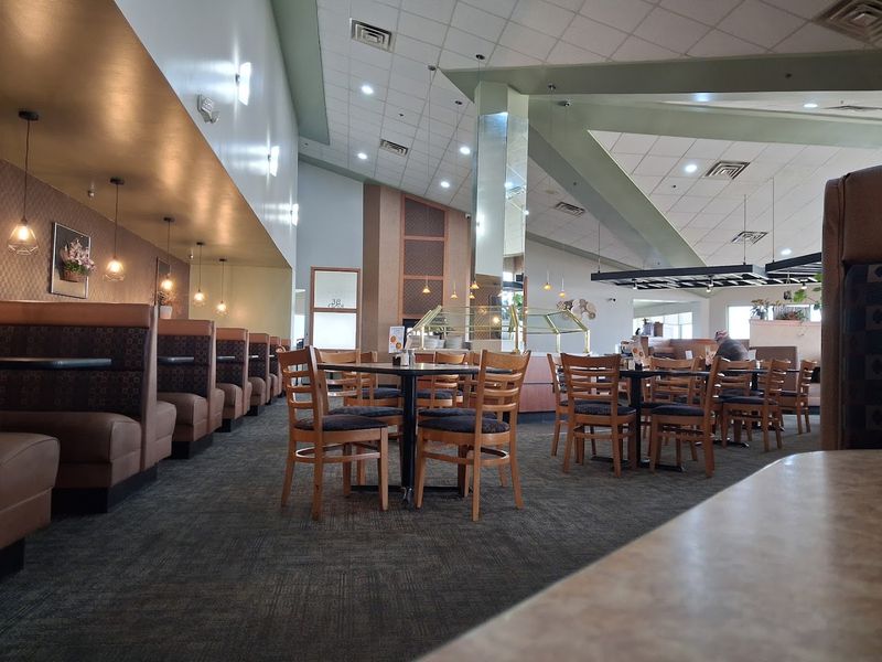 Applewood Restaurant, 1515 S Main St, South Hutchinson, KS 67505