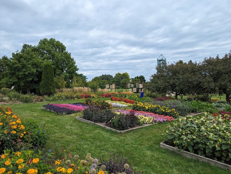 Seasonal Outdoor Gardens That Keep Changing