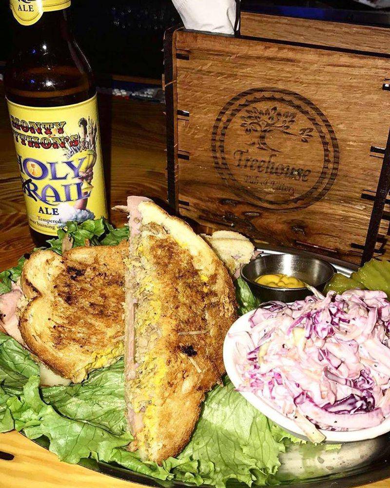 The Grilled Chicken Sandwich and a Few Sides Worth Noting